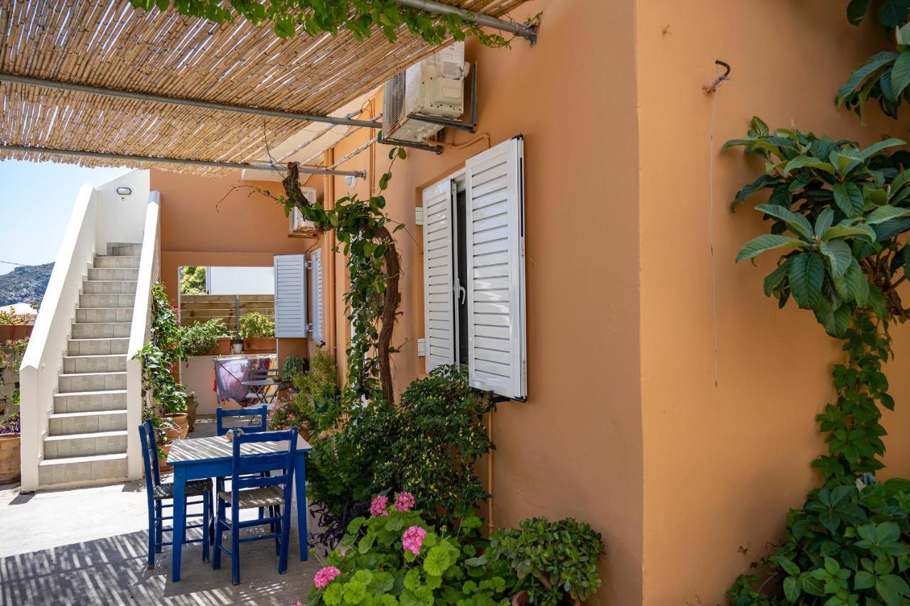 Katerina Rooms & Studios Palekastro Bagian luar foto