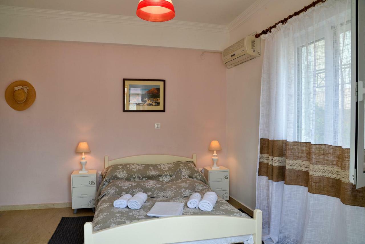 Katerina Rooms & Studios Palekastro Bagian luar foto