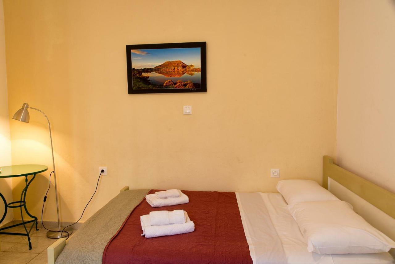 Katerina Rooms & Studios Palekastro Bagian luar foto