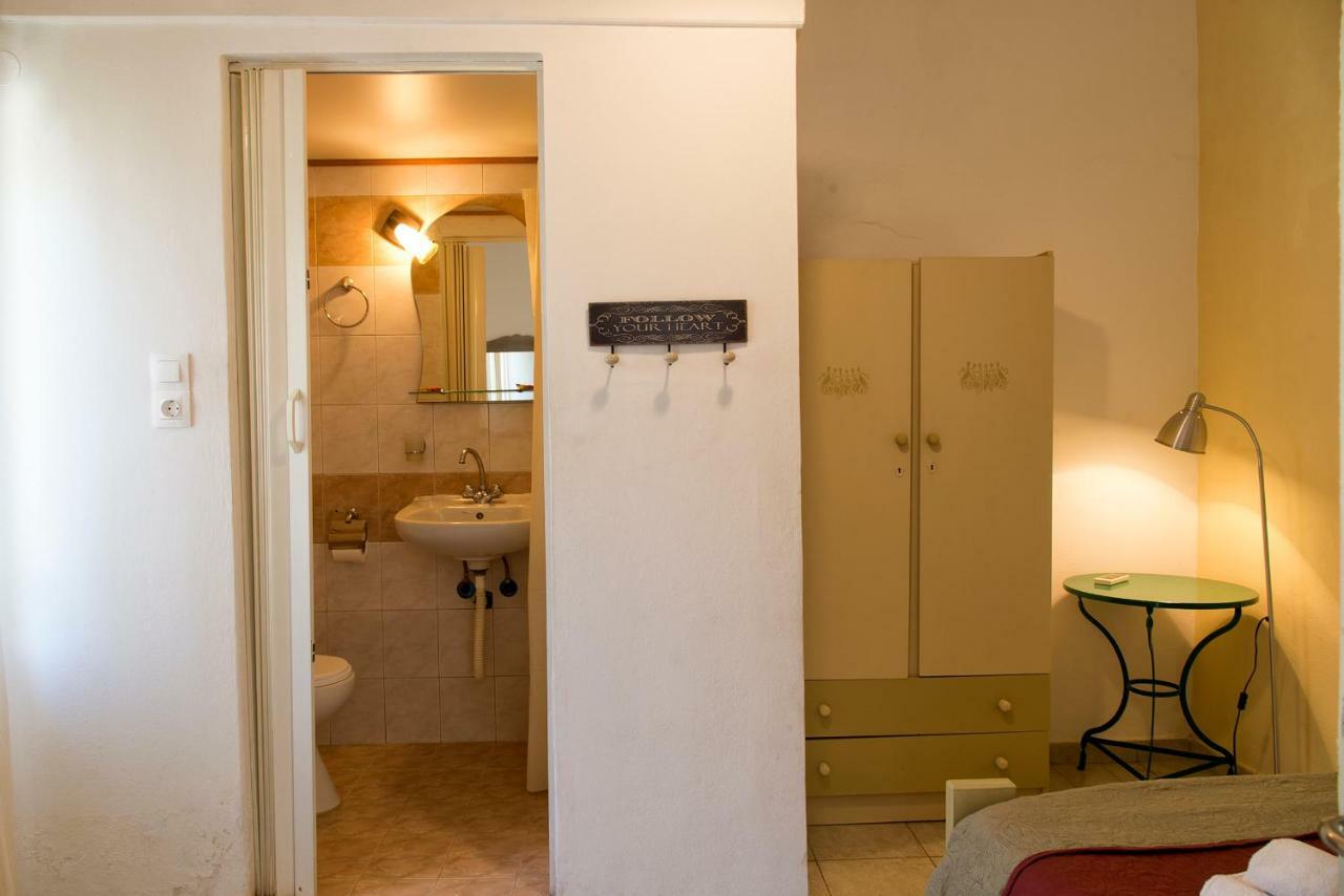 Katerina Rooms & Studios Palekastro Bagian luar foto